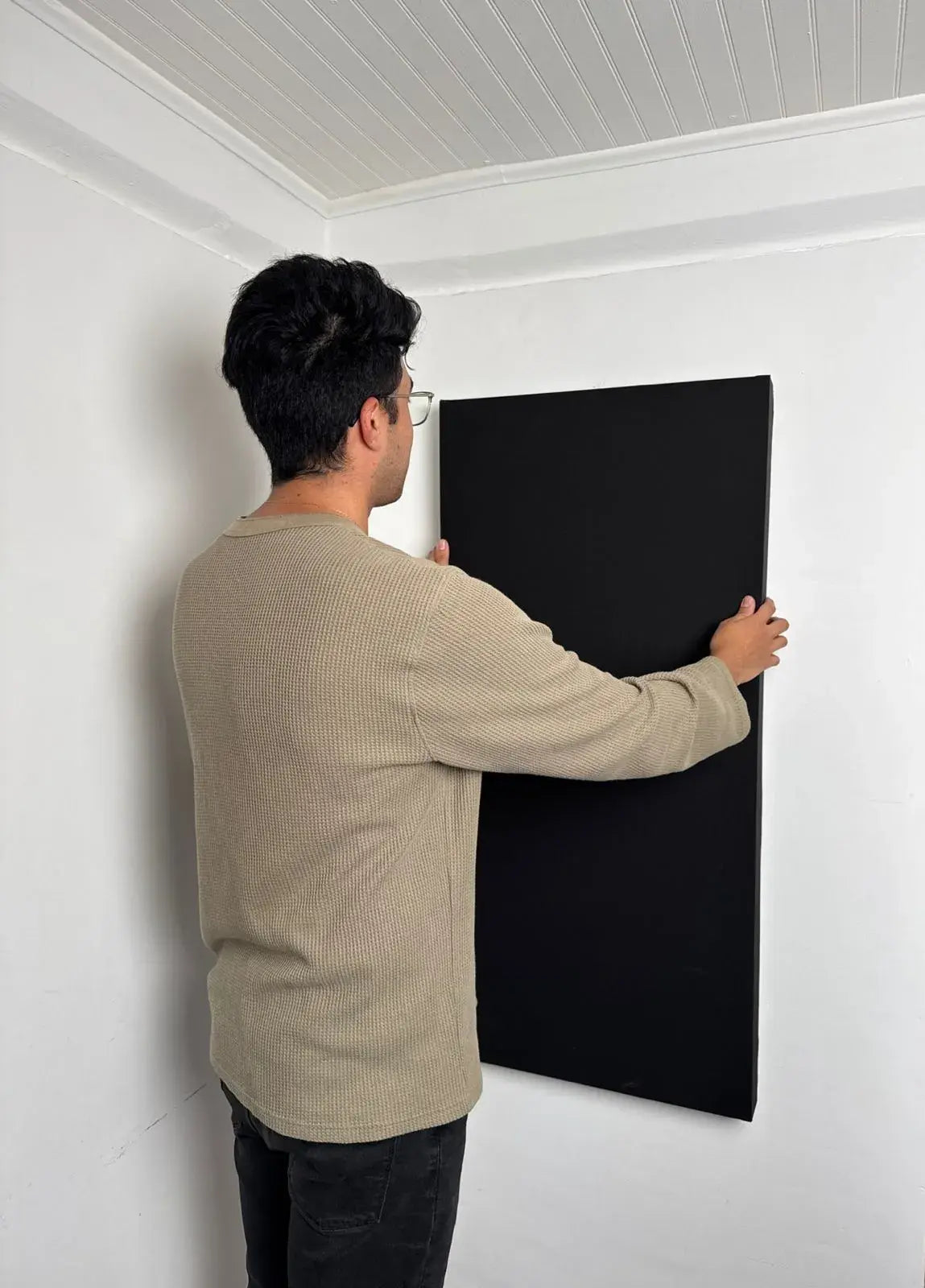 panel de lana mineral sobre pared
